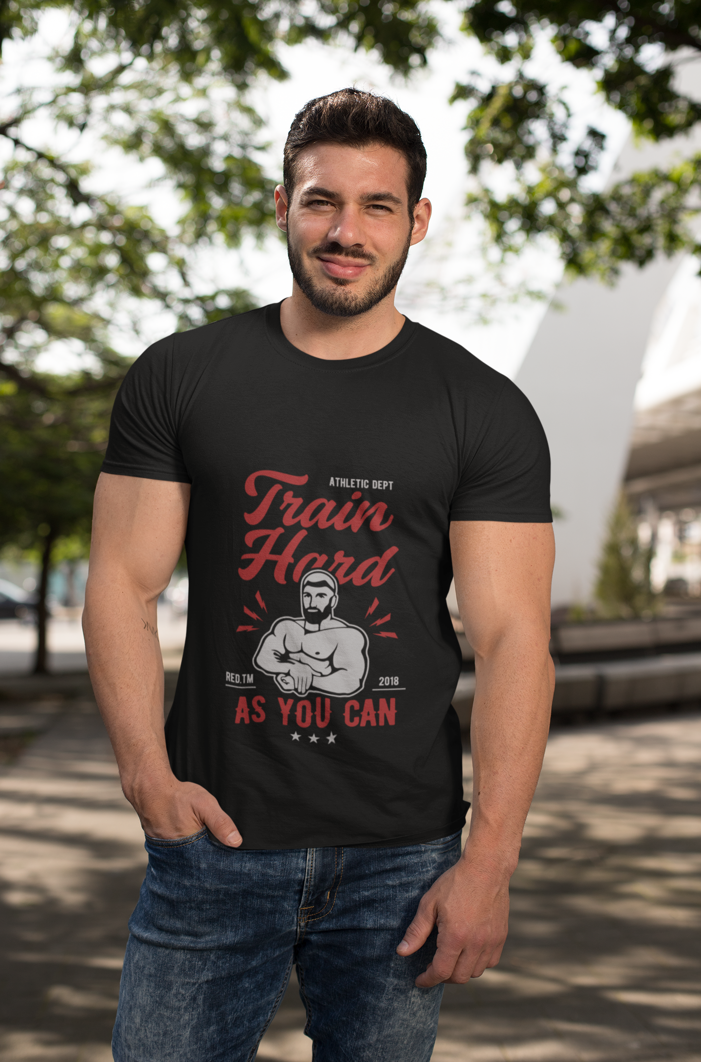 Camiseta Train Hard